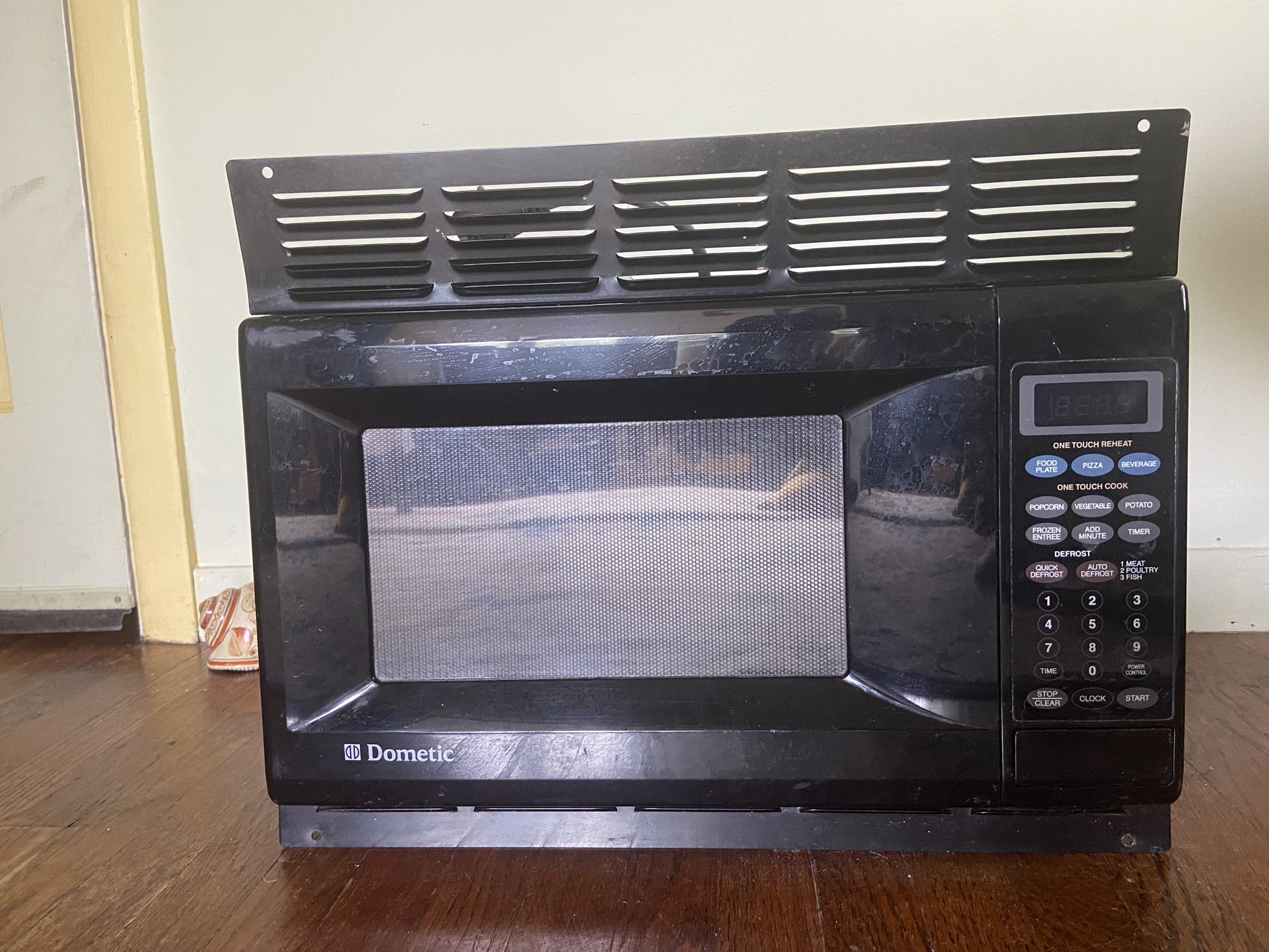 RV Microwave - Dometic 