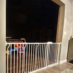 Baby Gate/ Pet Gate/ Dog Gate