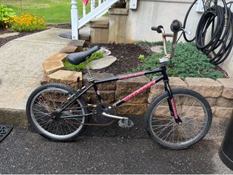 Mid-school Bmx bike mongoose motivator appears to be all original need some cleaning up $150