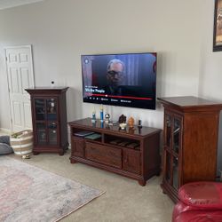 Tv Stand And 2 DVD And Audio Video Towers