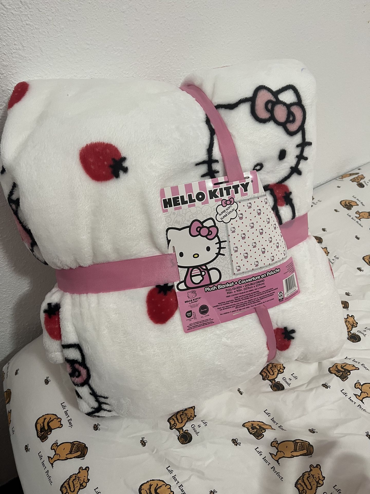 Hello Kitty Fulllqueen Strawberry Blanket