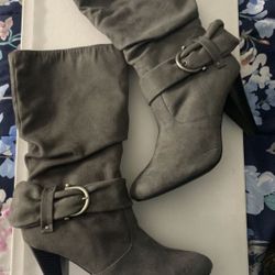 Women’s Heeled Boots Size 8 1/2 APT. 9 