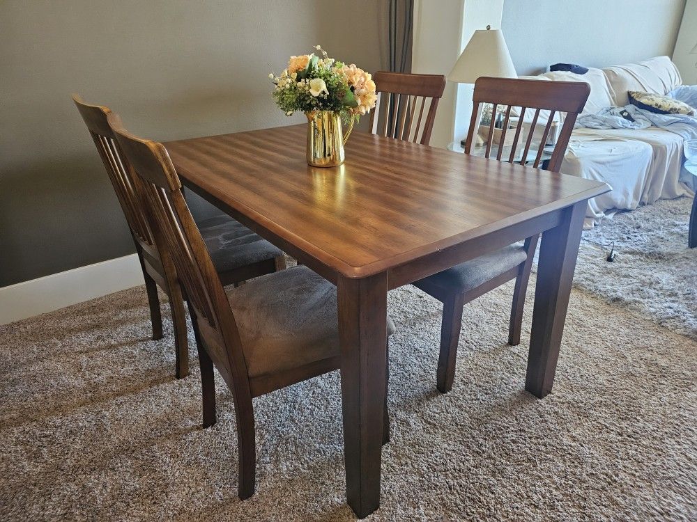 MARVELOUS Modern Solid Wood Dining Table Kitchen Table 4 Chairs