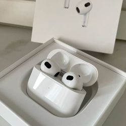 Apple AirPods (3rd generation