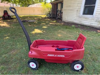 Radio flyer red vagon