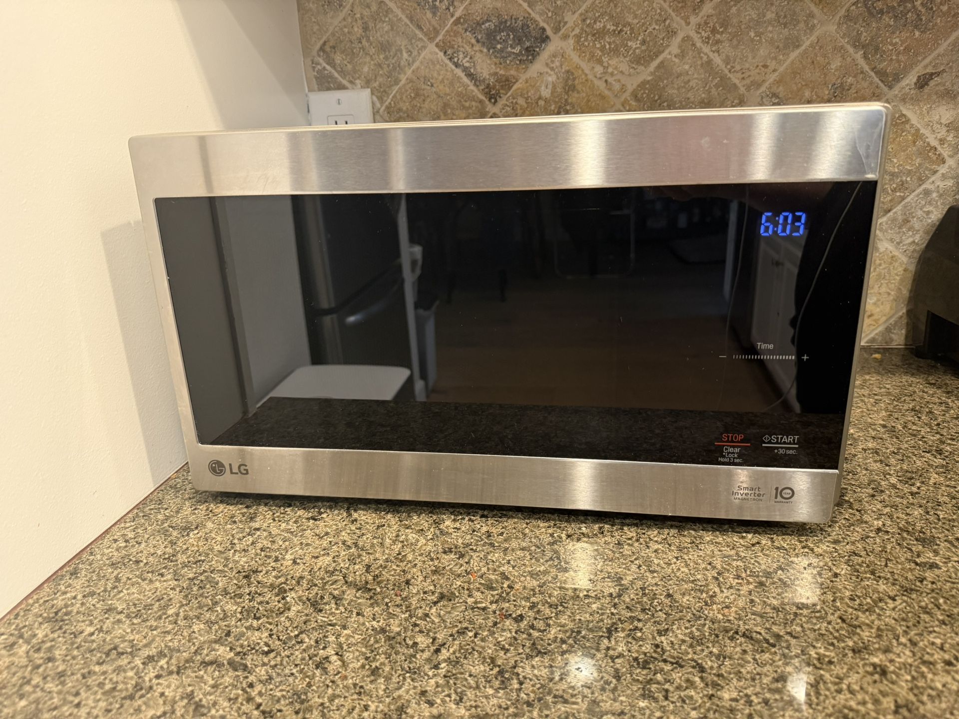 LG Microwave oven