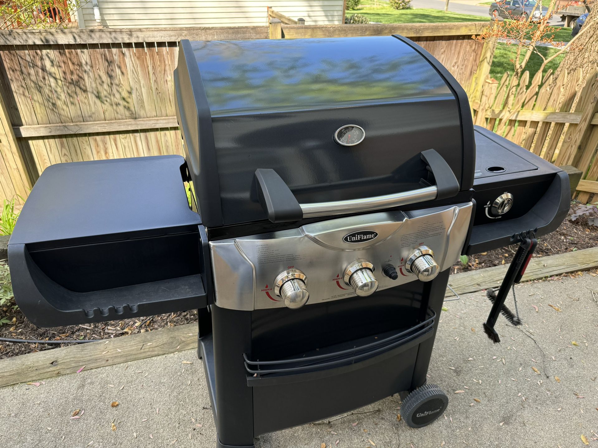 UniFlame Gas Grill