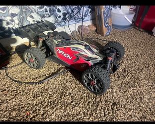 Arrma 1/8 Typhon 4X4 V3 3S BLX Brushless Buggy