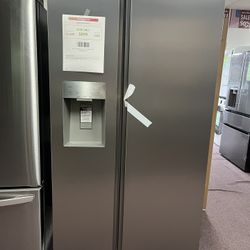 Brand New Side By Side Refrigerator 36’ Stainless Steel W/ Water Ice