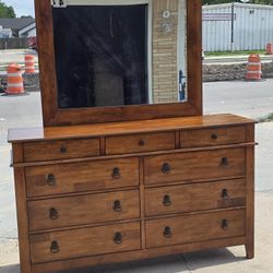 DRESSER WITH MIRROR 