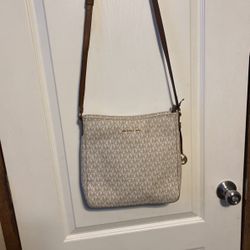 Michael Kors Crossbody Purse Beautiful Christmas Gift! 