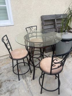 Bar stool table