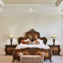 DRESSER WITH MIRROR AND CAL KING BEDROOM SET. 