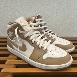10.5 Jordan 1 Mid Tan Gum