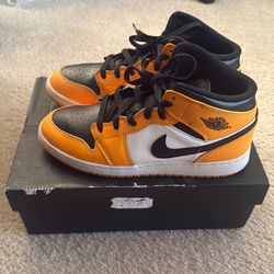 Used Jordan 1 Mid Taxi (GS) Size 7y