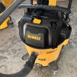 Dewalt 16 gallon Shop Vacuum 6.5 horse powers with accessories 