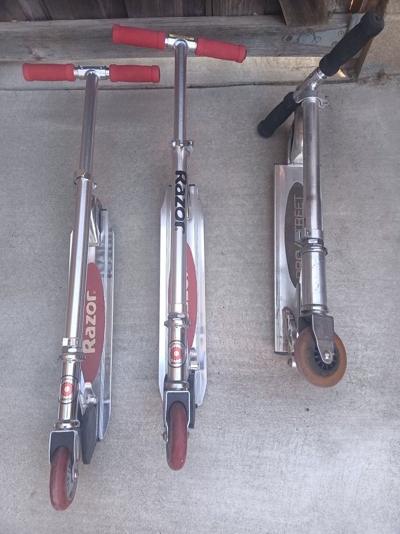 2 Razor Scooter & 1 Pro/Street Scooter Used Once