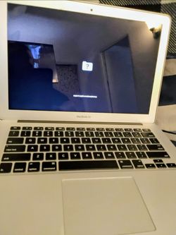 A Lot of 7 used MacBooks  laptops A1(contact info removed) 8gb. They come with their chargers