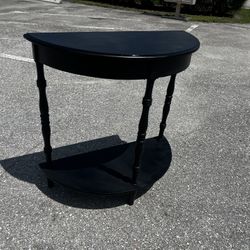 Black Wooden Half Moon Side Entry Accent Console Table! Good condition! 32x14x32in