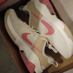 🌟🌟$90🌟🌟Nike WMNS Zoom Bella 6 Training Shoes Sail/Sanddrift/Coral Chalk 