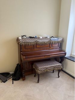 Young Chang upright piano for sale delivery included