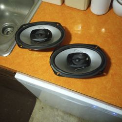 Pair Of Pioneer TS-695P 6x9 Speakers