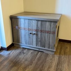 Enclosed Litter Box 