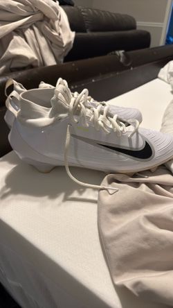Elite cleats size 9.5