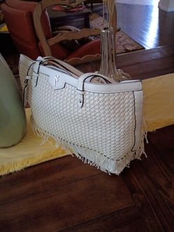 NEW VERA WANG white handbag 15.00