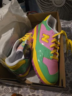 New Balance 550
Y2K Patent Leather Pack Pink Green