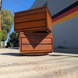 Sculptural 70s Oak Nightstands (Pair)