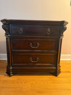 Thomasville Brompton Hall Night Stand