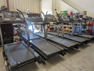 NORDICTRACK COMMERCIAL X32, 40% INCLINE, 32” TOUCHSCREEN