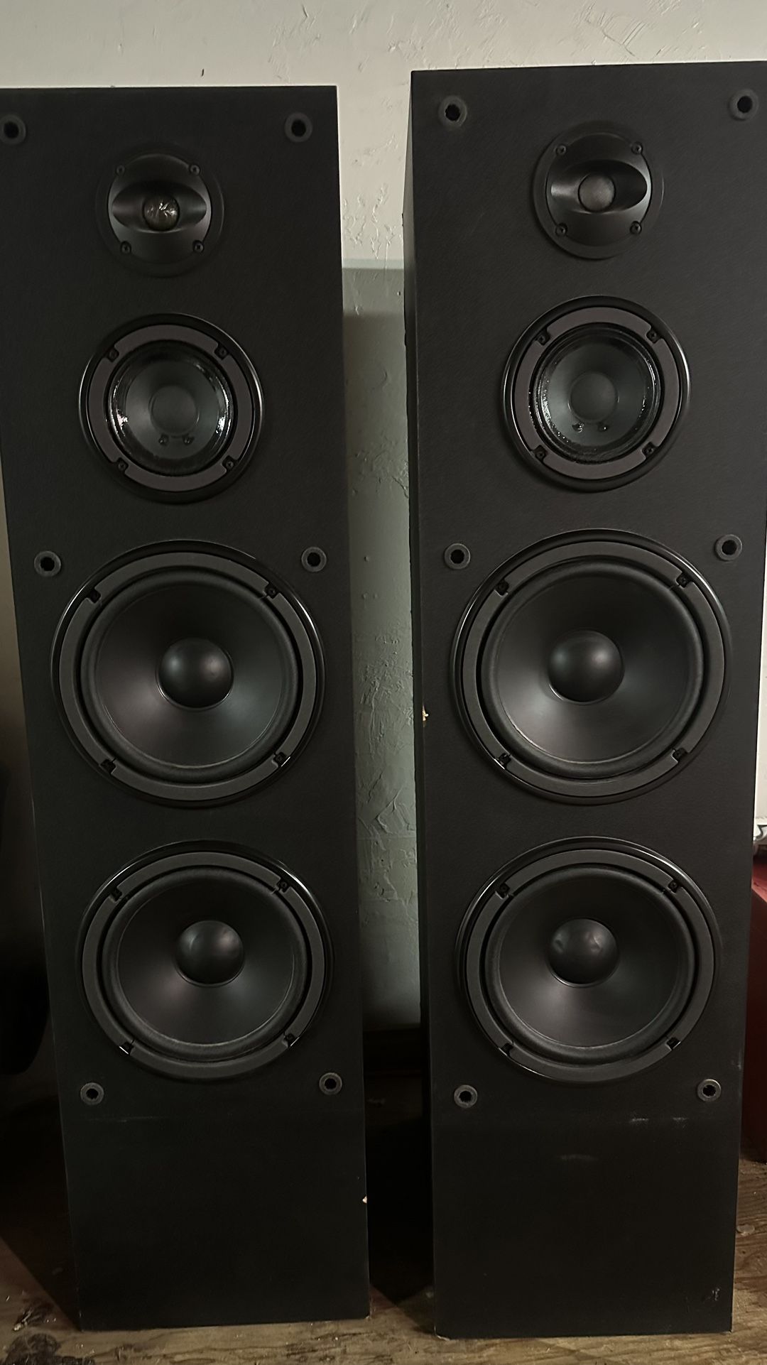 Pair Of Yamaha NS-A2837 Speakers (Pair)