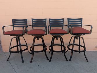 Set of 4 Outdoor Swivel Bar Stools with Cushions