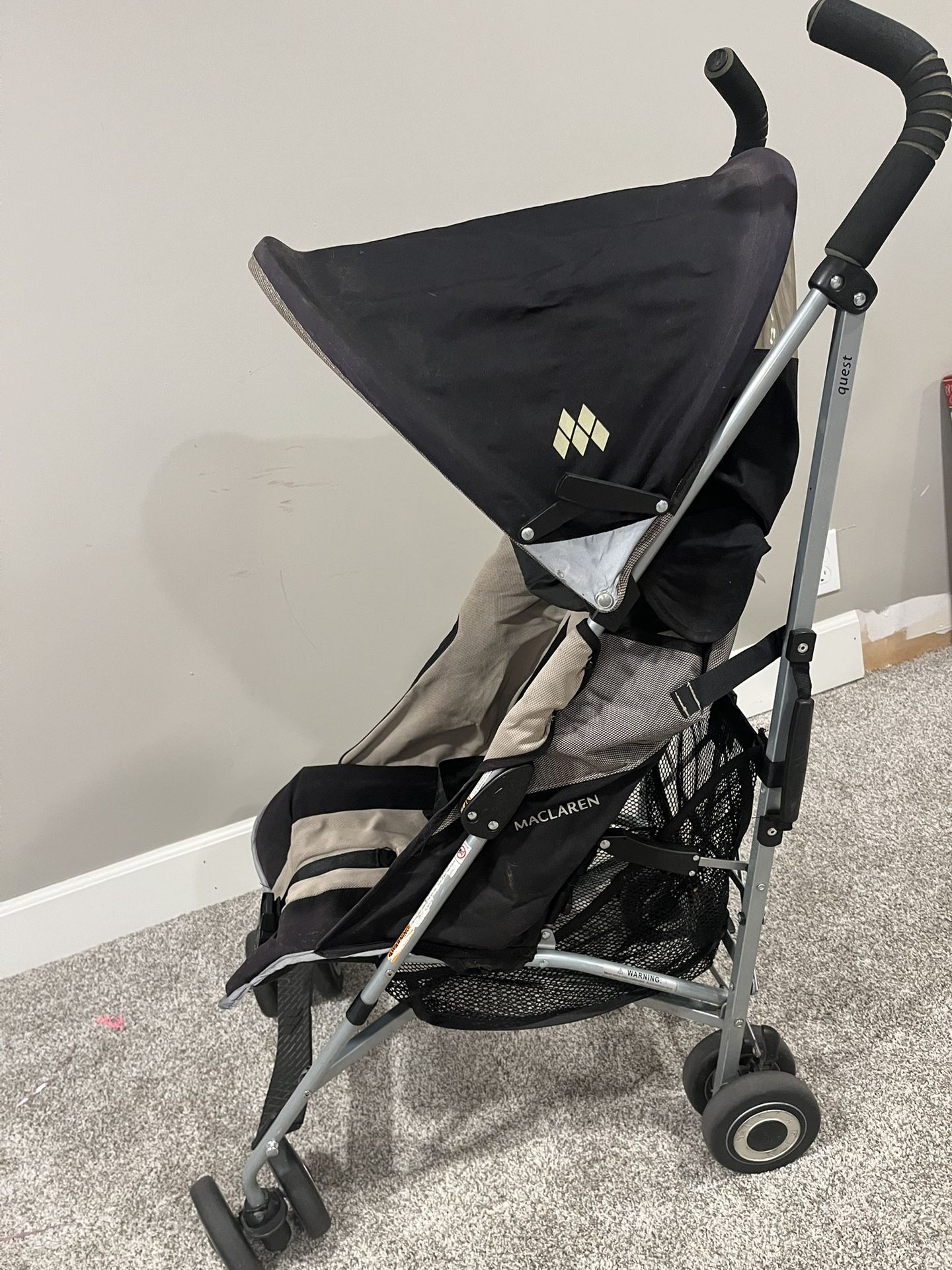 Lightweight stroller (Maclaren brand)