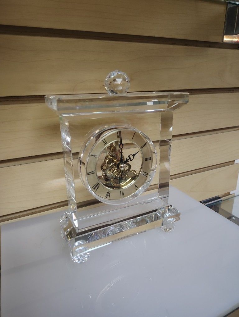 Decorative Crystal Glass Analog Clock ( NEW ) gold. Desktop / Mantel, etc..