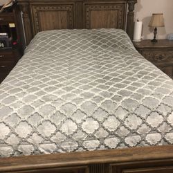 Queen Bed Frame 