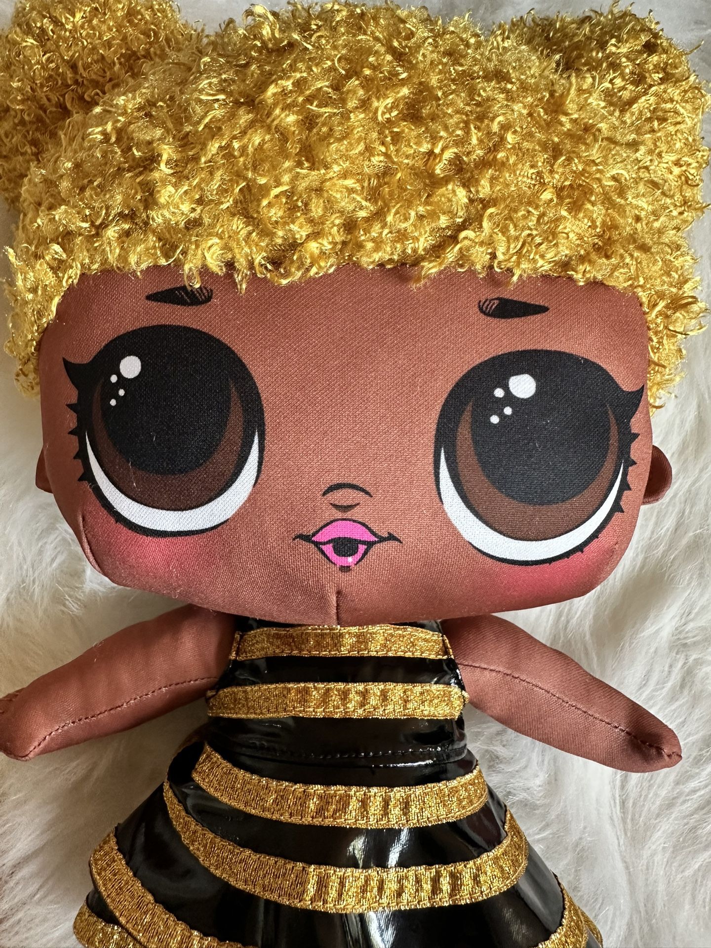 L.O.L. Surprise! L.O.L. Surprise LG Plush Doll-Queen Bee 571292