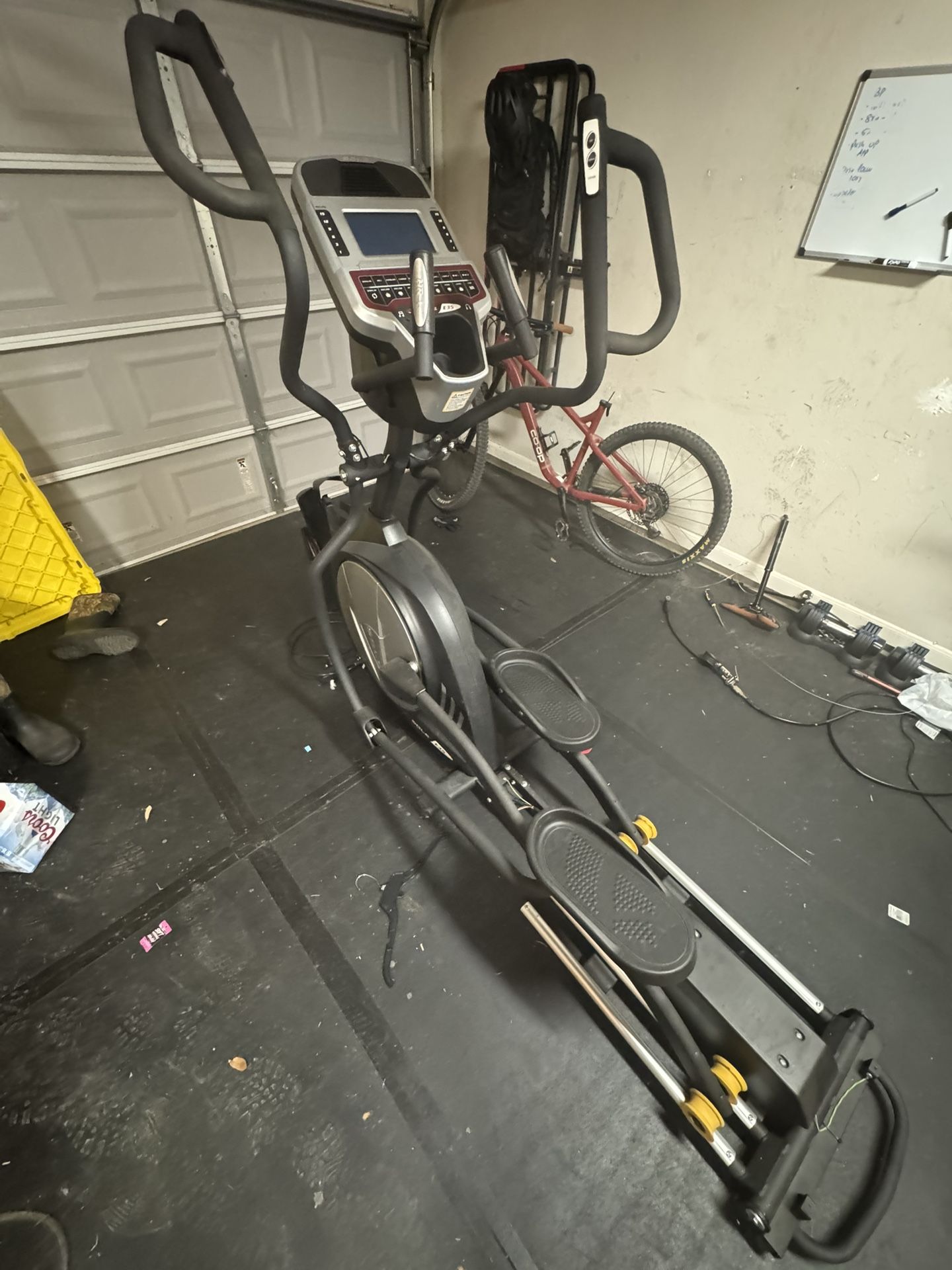 Elliptical Sole E35. 500$ obo