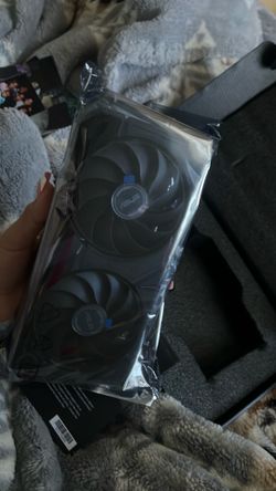 ASUS Dual GeForce RTX™ 4060 8GB GDDR6 with two powerful Axial-tech fans and a 2.5-slot design for broad compatibility