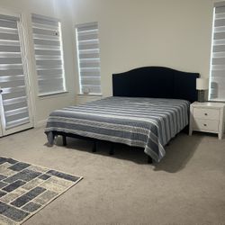 King Headboard For Sale 100$ 