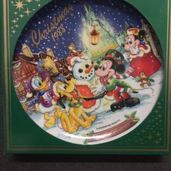 Collectible Tokyo Disneyland Christmas Plates