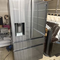 Samsung 4-Door Counter-Depth Refrigerator – Black Stainless