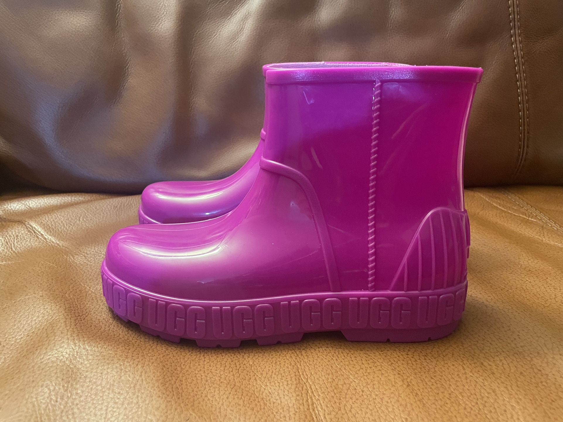 Pink UGG Drizlita woman rain boots