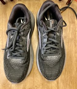 Brooks Ghost Woman Sweet Lavender Gray Size 8 