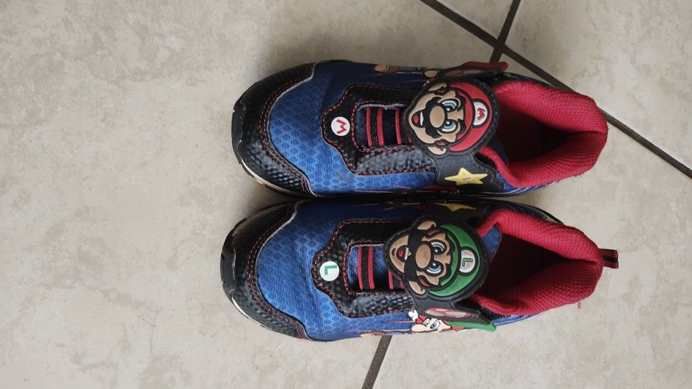 Tennis Shoes Boys Size 13