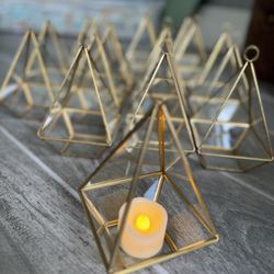 18 Gold Pyramid Tea Light Holders & LED Tea Lights 