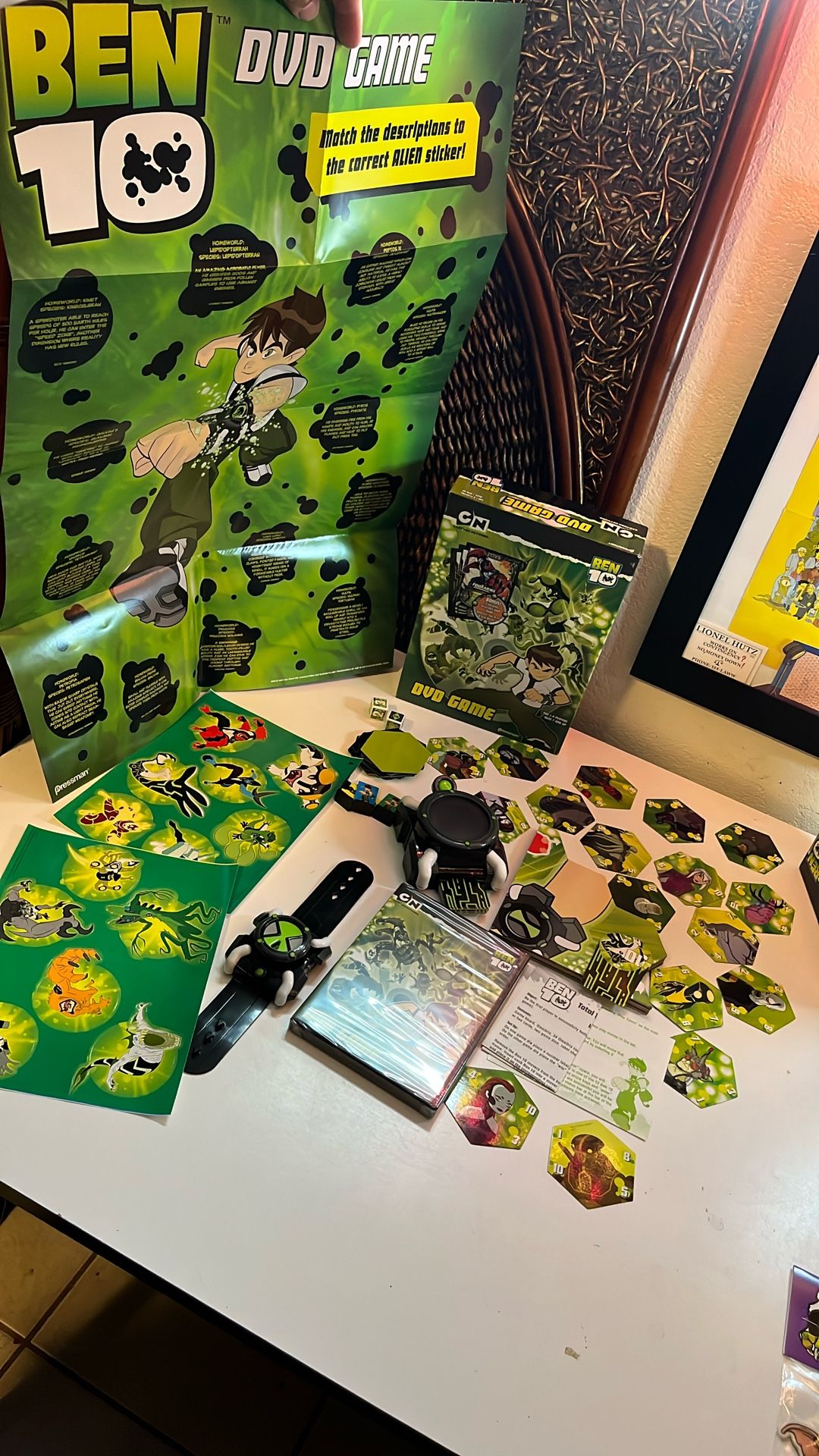 Ben 10 Original 2006 Omitrix And Exclusive Cards And Stickers 