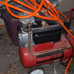 Mastercraft 6 Gallon Hotdog Air Compressor

$120